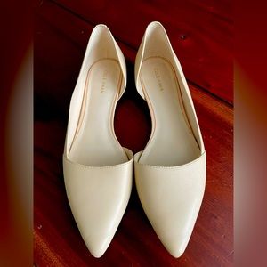 Cole haan flat. Excellent used condition. Size 8. Cream/Nude.